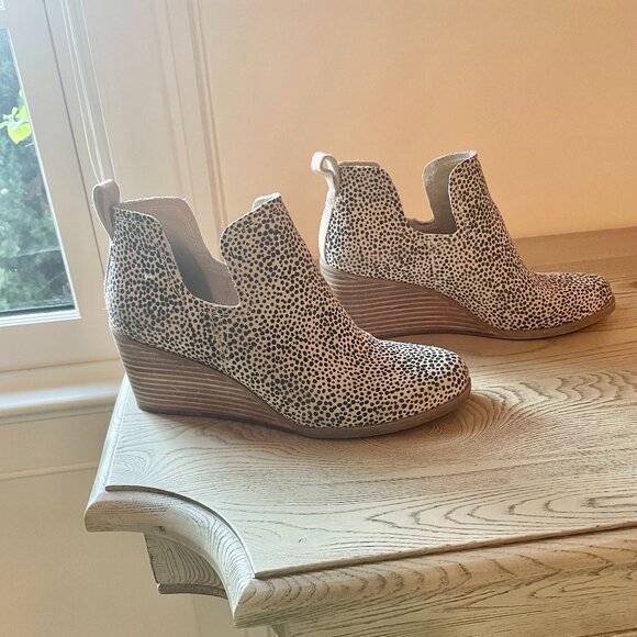 TOMS Women’s Kallie Pull-up Ankle Boots Macadamia Mini Cheetah Printed Suede - Picture 3 of 7